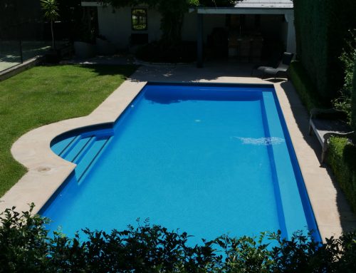 Domestic pool in Gordon painted in LUXAPOOL® epoxy in Mid Blue