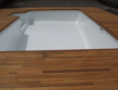 Domestic Pool painted in LUXAPOOL® Epoxy in White