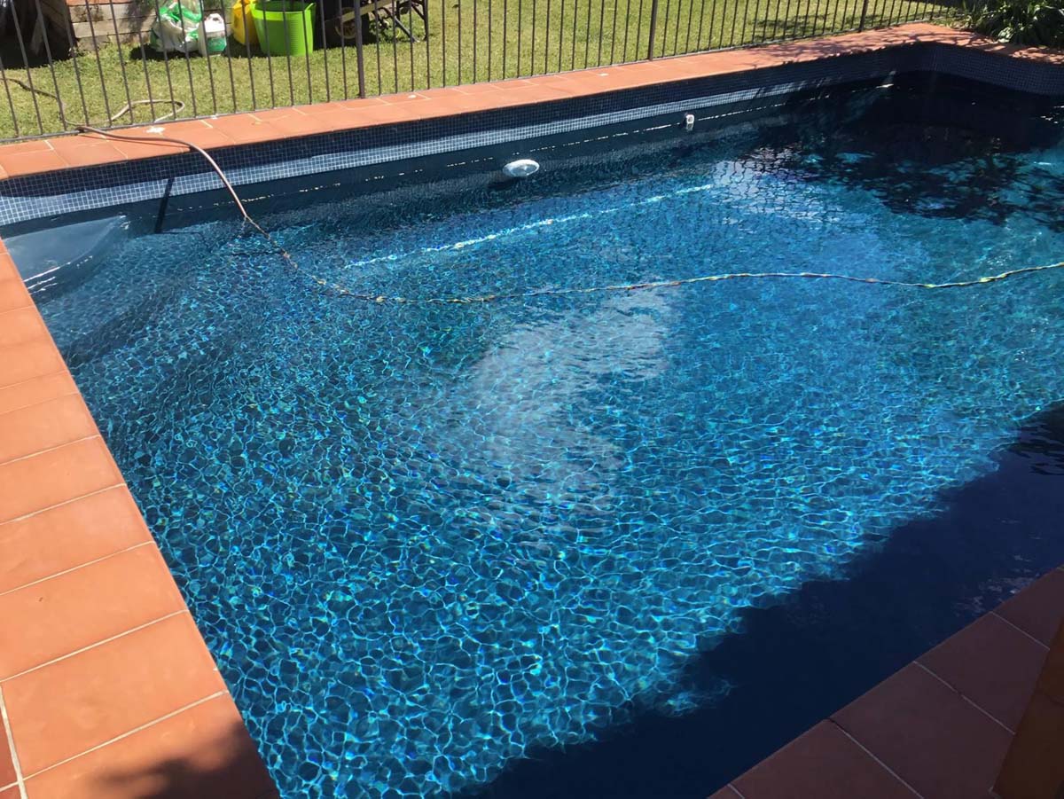 Domestic pool painted with LUXAPOOL® Epoxy Slate colour