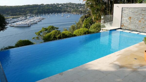 Pool painted in LUXAPOOL Adriatic.