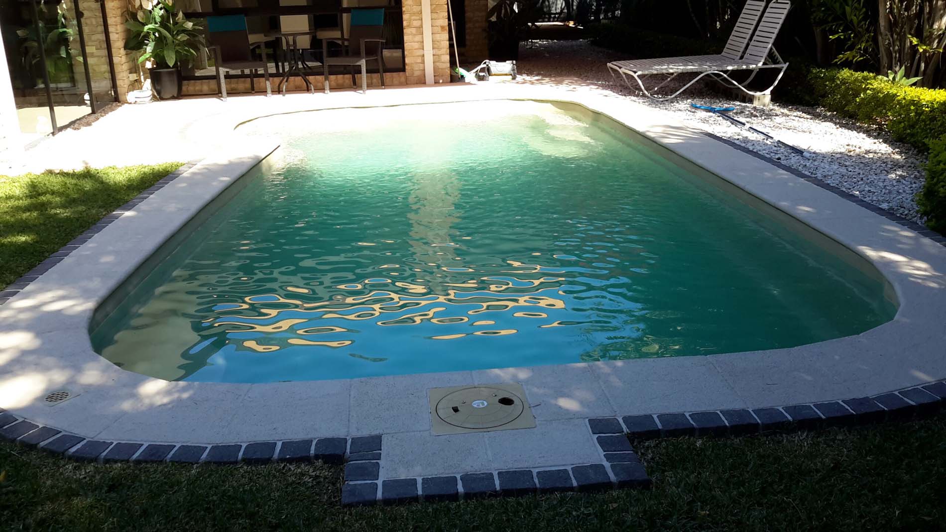 LUXAPOOL poolside resurfaced with LUXAPOOL poolside and paving in Merino 