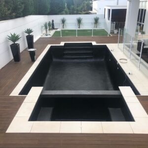 Pool resurfacing using LUXAPOOL Epoxy Black