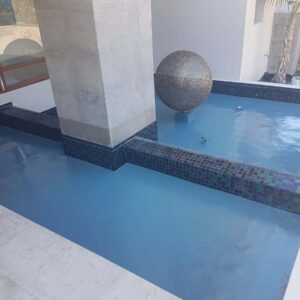 Resurfaced pool fountain painted in LUXAPOOL Epoxy Platinum 