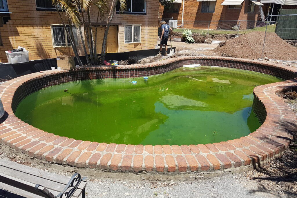 LUXAPOOL® Pool Paint FROM 60'S ABODE TO MODERN FAMILY HOME USING