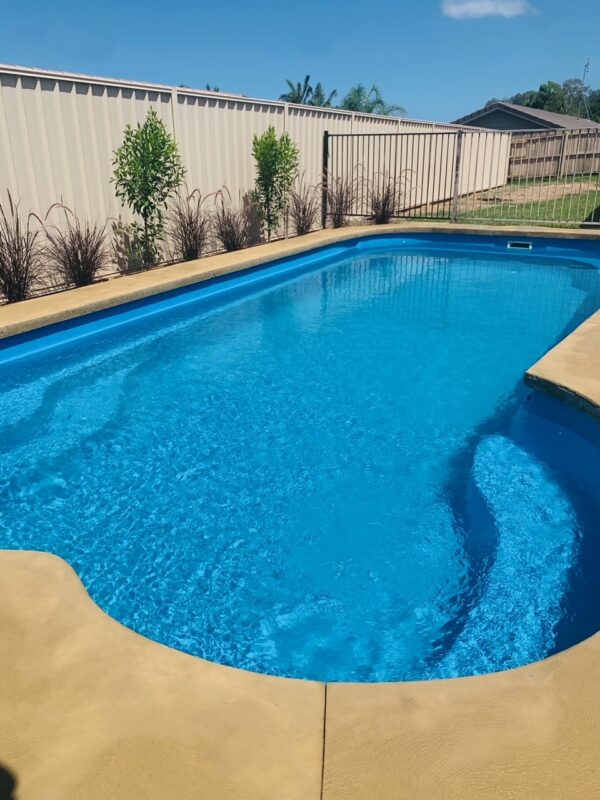 LUXAPOOL® Pool Paint Sunshine Coast pool painted with LUXAPOOL Mid Blue